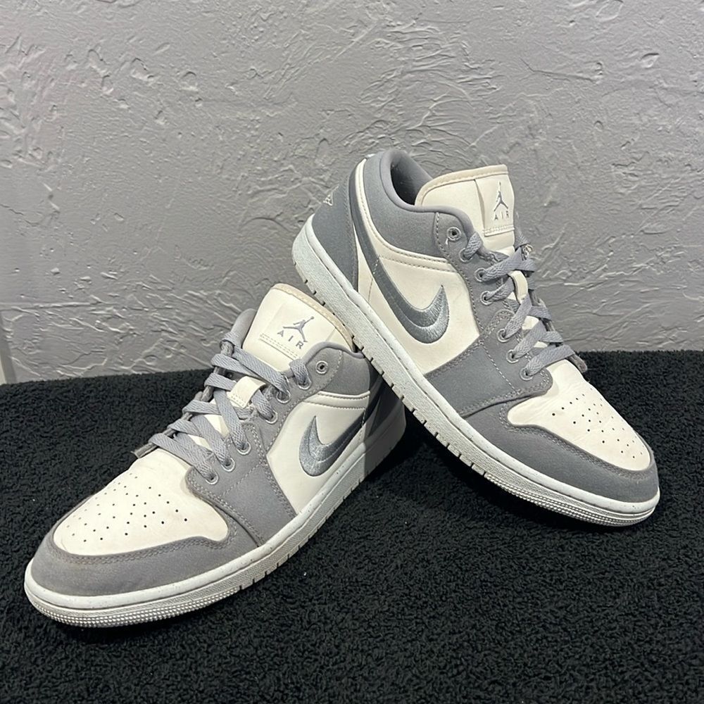🔥🔥 NIKE AIR JORDAN 1 Retro Low "Lt Steel Grey/Sail/White" Women Sz 10 - EUC
